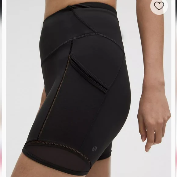 Lululemon Fast And Free HR Short 6" *Lace Trim In Black NWT - Picture 1 of 6